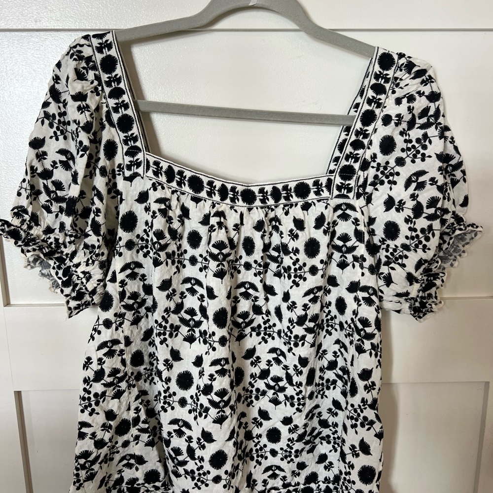 Max Studio Floral Black and Cream Women's Top - Picture 2 of 5